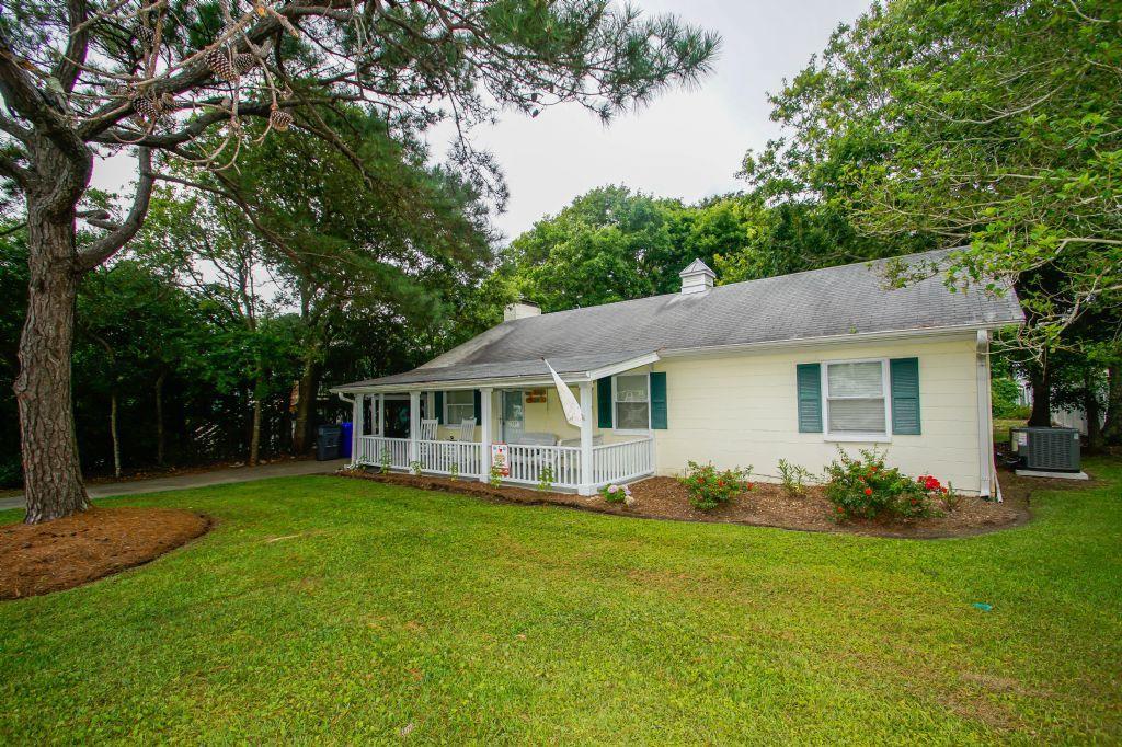 Bell -Y-Flop Home Oak Island Exterior photo